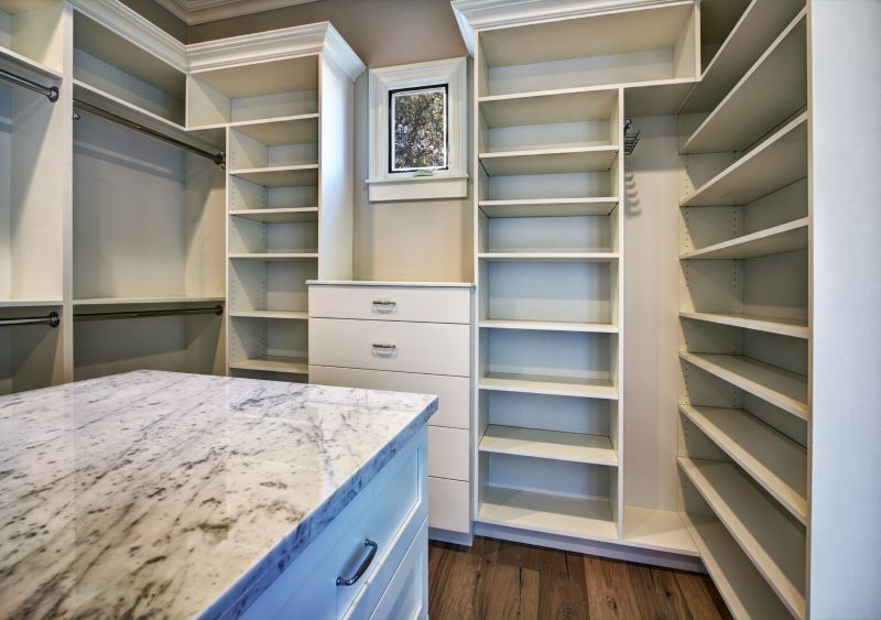 Built-in Shelves and Niches